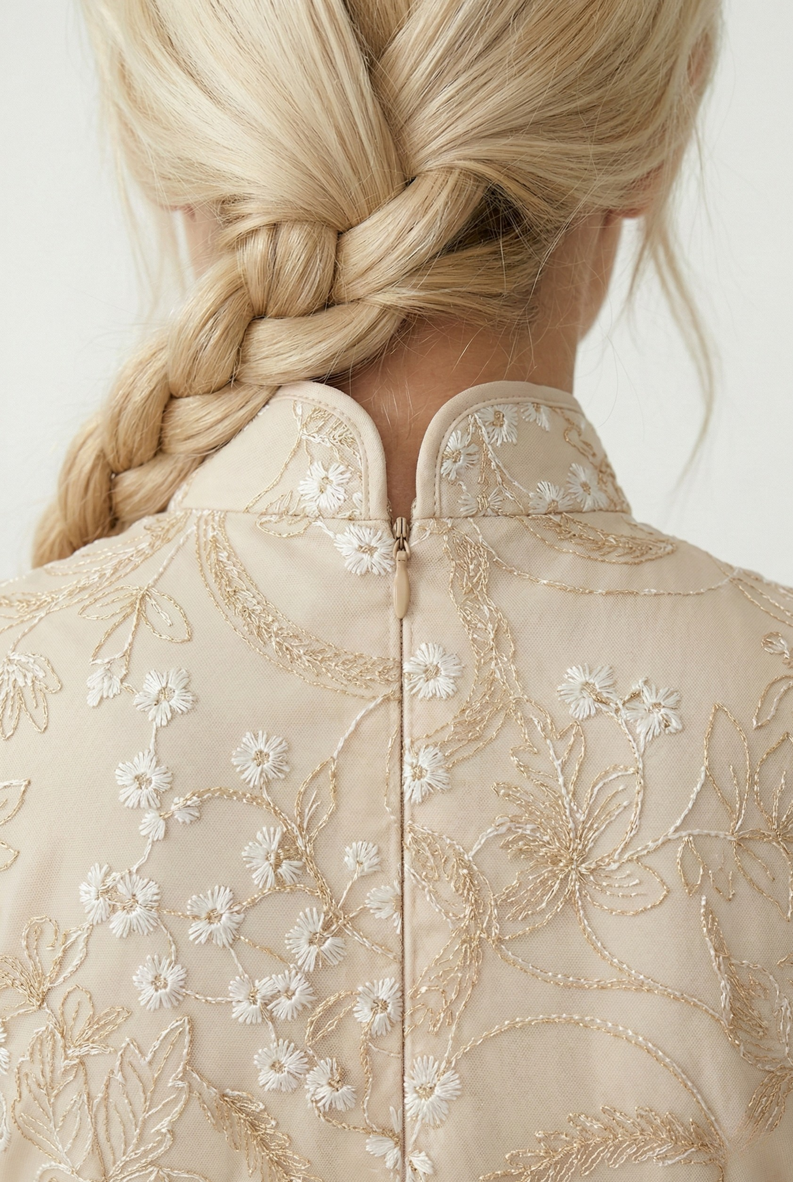 Beige cheongsam detail, back collar embroidery