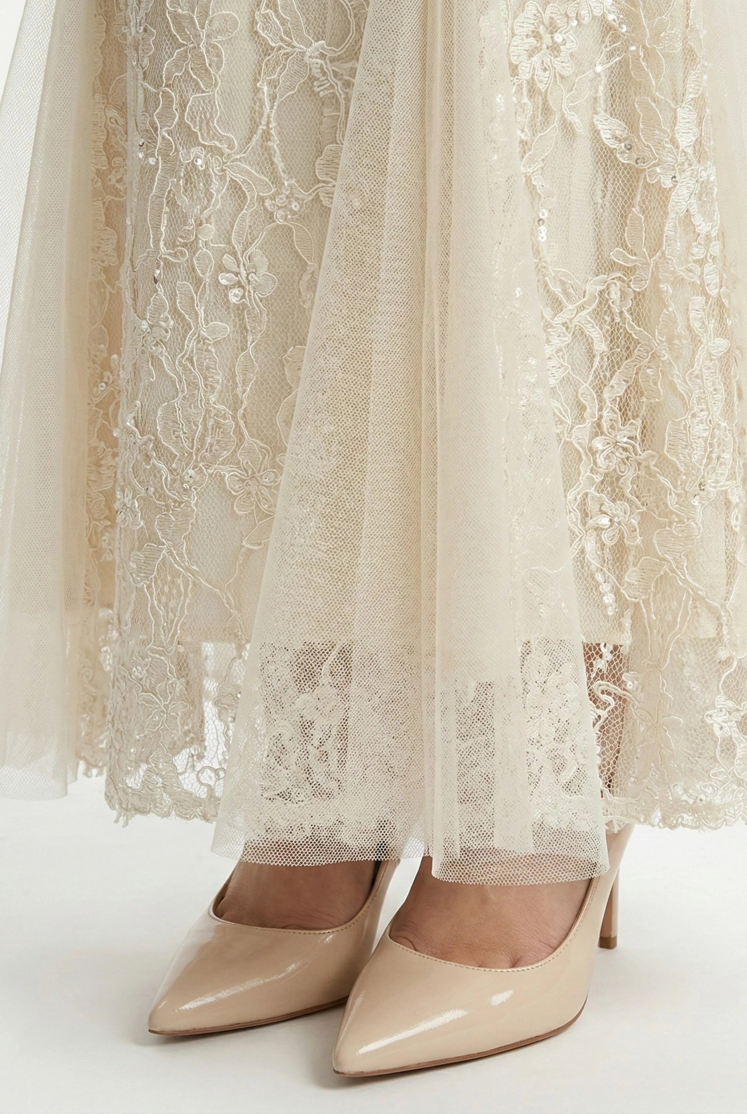 Maison Hua cream qipao detail, lace and tulle mermaid hem